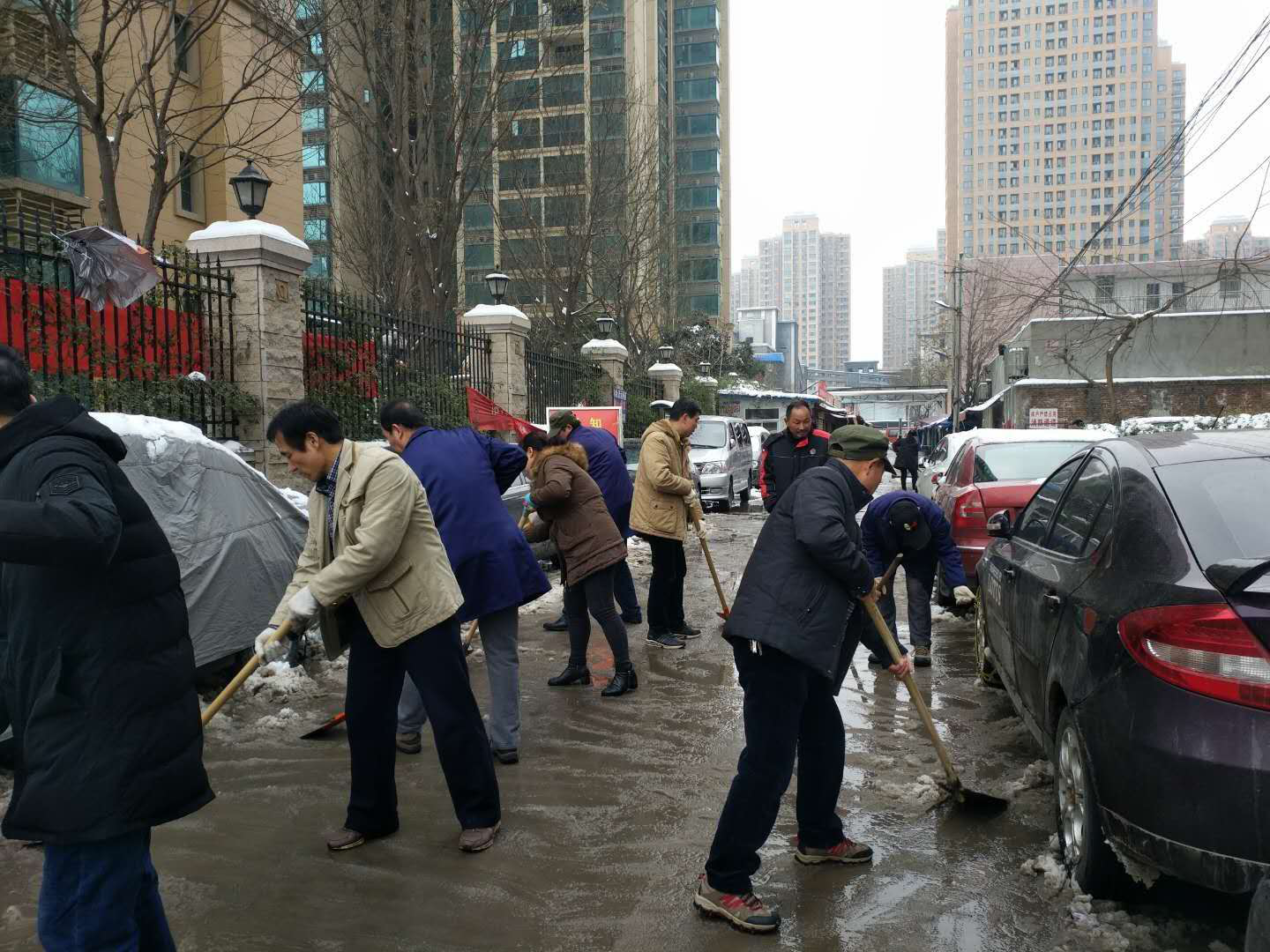 “以雪为令，，，，御雪奋战” 西安工业投资集团再行动